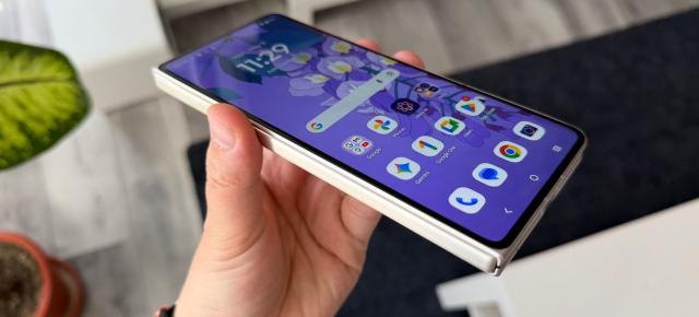 Motorola RAZR Fold: Hardware de Moto Signature, cu aportul unui ecran pliabil mare de tot
