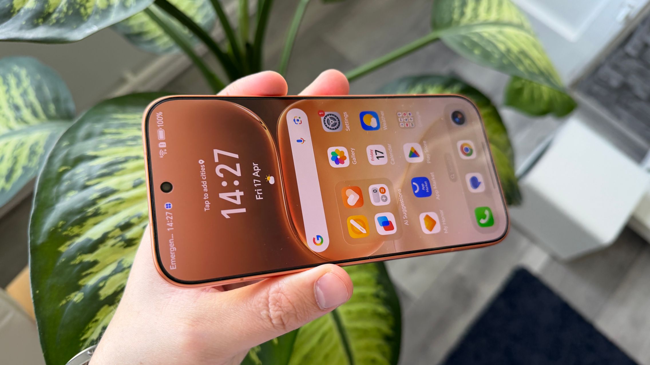 Honor 600: Display cu nimic mai prejos celui de pe Honor 600 Pro, foarte luminos și cu muchii mici de tot