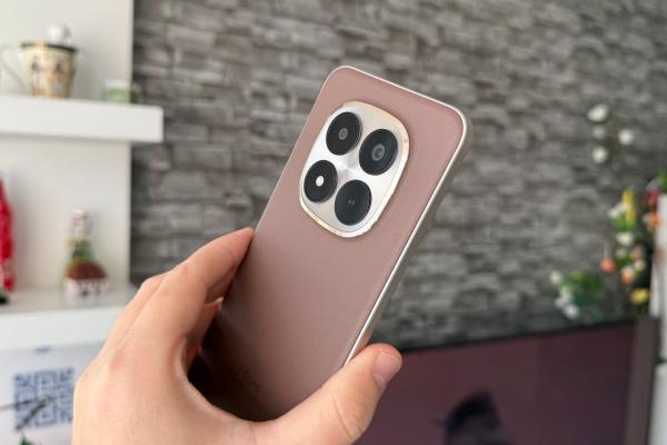 Redmi Note 15 Pro+ 5G: Benchmark-urile semnalează o performanță mid-range, la nivel de Nothing Phone (3a) Pro, sub Galaxy A56