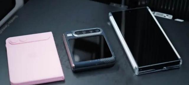 iPhone Fold arată diferit față de Galaxy Z Fold7 și Huawei Pura X; Primele comparații de design sunt aici