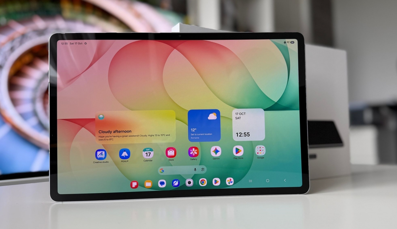 Samsung Galaxy Tab S12+: Display de 12.6 inch, un Dynamic AMOLED 2X vibrant pentru cea mai luminoasă tabletă Samsung testată