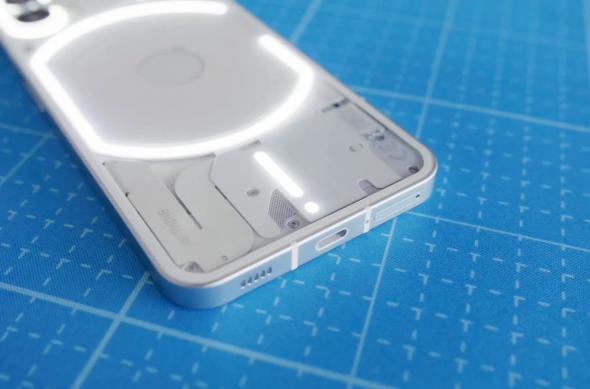 Nothing Phone (1) - Hands-on: FVyaoBXakAA6Piq.jpg
