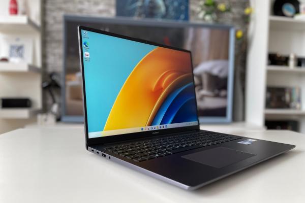 HUAWEI MateBook D 16 - Unboxing