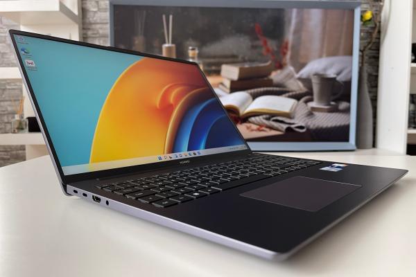 HUAWEI MateBook D 16 - Fotografii review