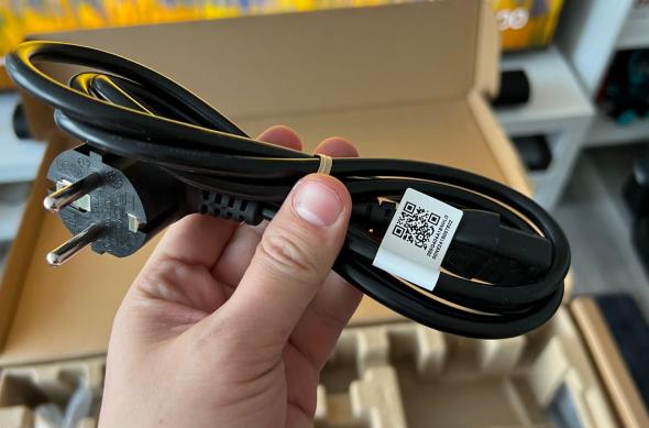 Philips Evnia 5000 (27M2C5200) - Unboxing: Philips-Evnia-5000-003.jpg
