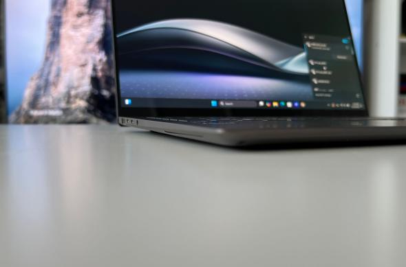 ASUS Zenbook S 14 (UX5406S) 2024 - Design: ASUS-Zenbook-S-14-Design_017.jpg