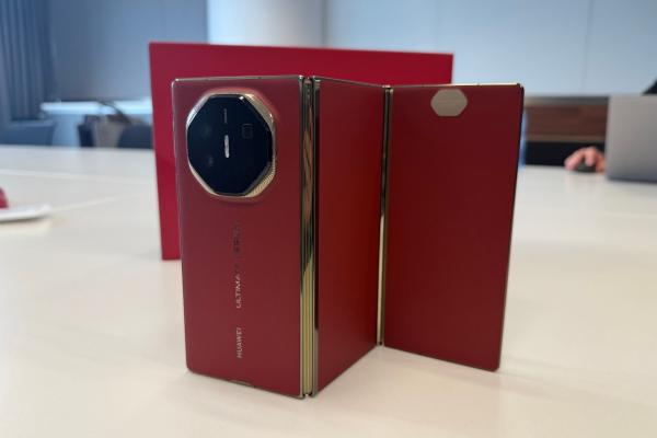 Huawei Mate XT Ultimate - Fotografii hands-on