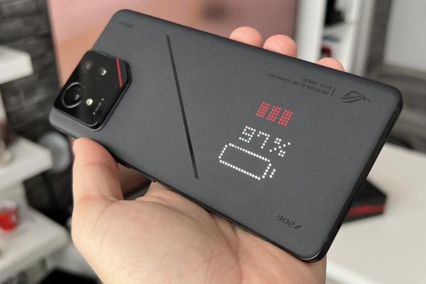ASUS ROG Phone 9 Pro: Baterie de cursă lungă, material de top 5 a la long