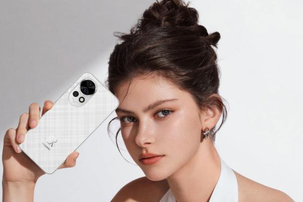 Huawei Nova 13 se lansează internațional pe 12 decembrie, în Dubai, alături de căști Rose Gold FreeClip