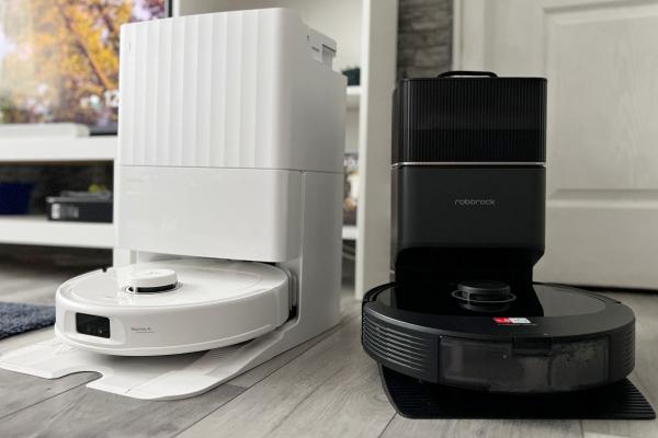Putere, tehnologie și confort: Roborock Q8 Max+ sau Qrevo MaxV? Care este aspiratorul robot ideal pentru tine?