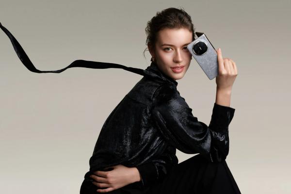 Huawei Mate X6 - Fotografii oficiale