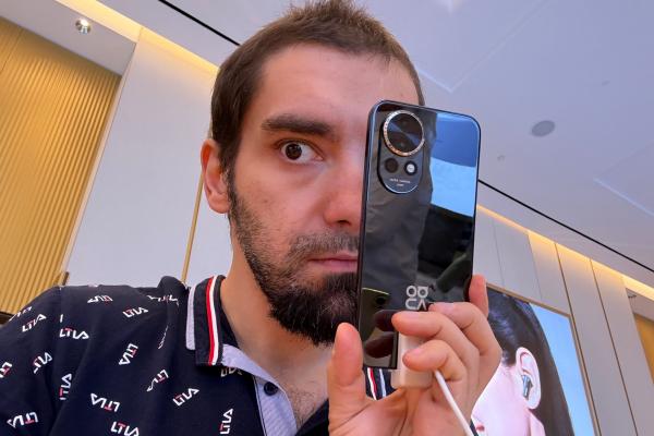 HUAWEI nova 13 Hands-on la debutul din Dubai; Primele impresii despre smartphone-ul de vlogging (60 mpx frontal) și cu încărcare la 100W 
