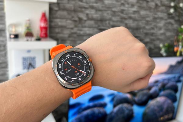 DT Watch Ultra Review: Ceasul cu design de milioane dar preț mic și cu accent pe playback audio local