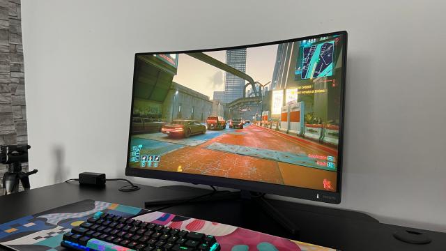 <b>Philips Evnia 5000 (27M2C5200) Review: Monitorul curbat de 27 inch accesibil, cu 280Hz refresh rate, panou VA, 0,3ms (MBR) </b>Finalul de an aduce gaming, mult gaming și pe lângă telefoane dedicate pasionaților avem și un monitor de gaming deosebit. Se numește Philips Evnia 5000 Series și mai exact vorbim aici despre modelul 27M2C5200, un monitor curbat