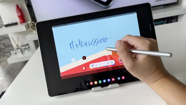 <b>Samsung confirmă din greșeală existența seriei de tablete Galaxy Tab S10 FE</b>Samsung a anunțat recent seria de tablete Galaxy Tab S10. Vvorbim doar despre două tablete mai exact, o variantă Tab S10 Ultra și una Tab S10+. Ei bine, pare totuși că producătorul sud-coreean are în plan lansarea mai multor modele în viitor