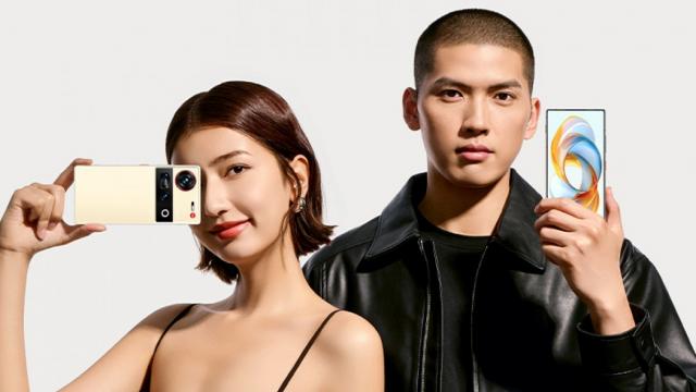 <b>Preț și disponibilitate Nubia Z70 Ultra în România</b>În urmă cu doar 2 săptămâni cei de la ZTE anunțau lansarea lui nubia Z70 Ultra pe piața din China și iată că acum telefonul vine și local, după ce la doar 6 zile distanță avea loc și debutul global. L-am găsit listat în România și asta înseamnă 