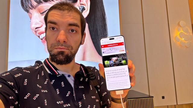 <b>HUAWEI nova 13 Pro este pus pe vlogging; Smartphone premium cu diafragmă variabilă și design elegant (Video Hands-on din Dubai)</b>HUAWEI a adus în Dubai întreaga presă internațională din zona tech pentru a vedea noutățile sale, de la pliabilul Mate X6, la căștile FreeBuds Pro 4 și până la smartphone-ul mid-range HUAWEI nova 13 Pro pe care am pus mâna 